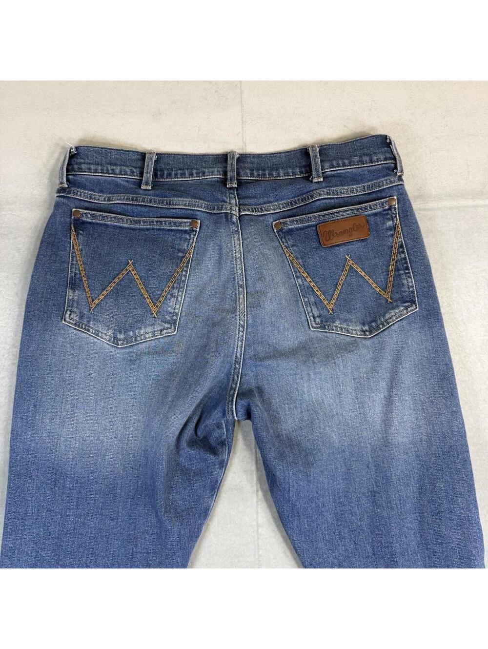 Wrangler Retro Jeans Mens 36x30 Blue Medium Wash Slim Bootcut Cowboy Denim - Picture 4 of 8